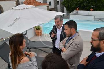 El senador nacionalista Fernando Clavijo durante la visita a Telde (Foto TA)